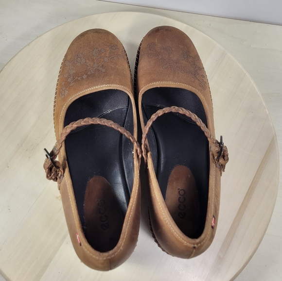 ECCO Sussex Brown Leather Floral Tooled Mary Jane Clogs Women’s size EU 39 - Picture 5 of 16